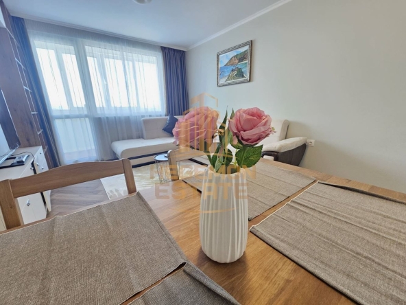 Дава се под наем Тристаен апартамент в Варна, Лятно кино Тракия - 95 кв.м за 1000 € - Снимка #1