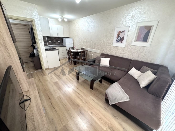 Дава се под наем Двустаен апартамент в Пловдив, Тракия - 65 кв.м за 410 € - Снимка #1