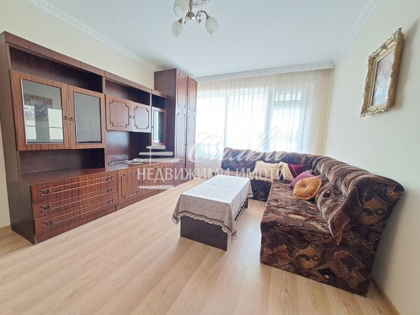 Дава се под наем Двустаен апартамент в Шумен, Тракия - 61 кв.м за 255 € - Снимка #1