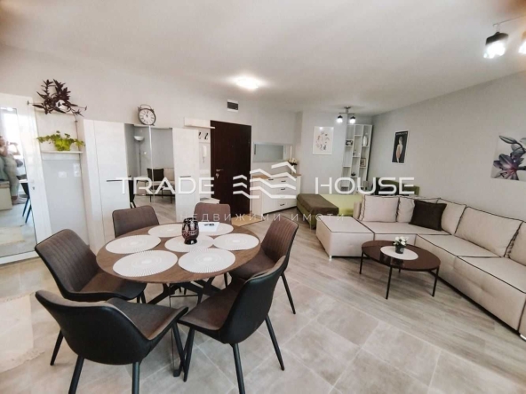 Дава се под наем Едностаен апартамент в Пловдив, Център - 40 кв.м за 400 € - Снимка #1