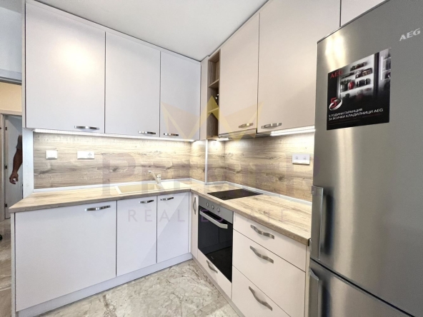 Дава се под наем Двустаен апартамент в Варна, Левски - 70 кв.м за 484.5 € - Снимка #1