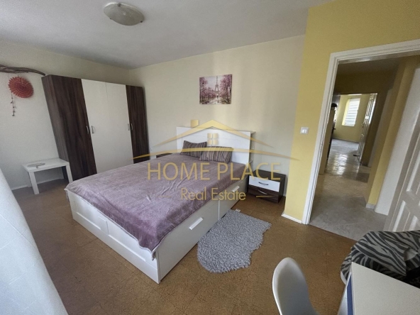 Дава се под наем Тристаен апартамент в Варна, Червен площад - 150 кв.м за 612 € - Снимка #1