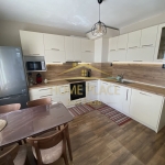 Дава се под наем Тристаен апартамент в Варна, Цветен квартал - 90 кв.м за 663 € - Снимка #1