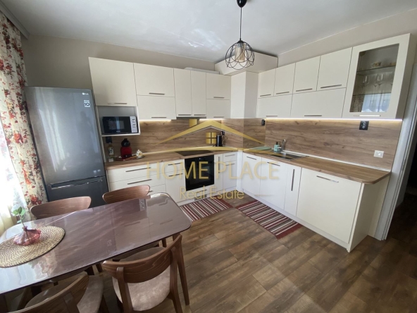 Дава се под наем Тристаен апартамент в Варна, Цветен квартал - 90 кв.м за 663 € - Снимка #1