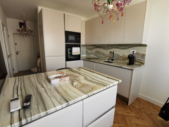 Дава се под наем Двустаен апартамент в София, Триъгълника - 60 кв.м за 715 € - Снимка #1