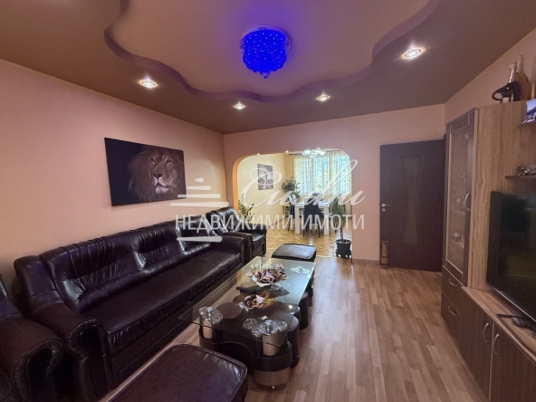 Четиристаен апартамент в Шумен, Дивизионна болница - 98 кв.м за 1718 €/кв.м - Снимка #1