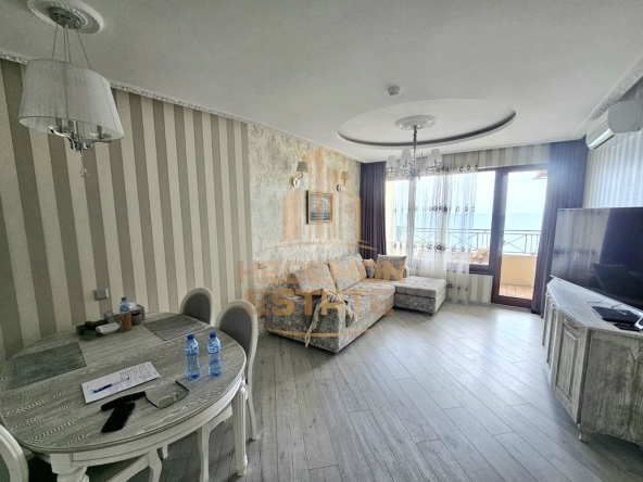 Тристаен апартамент в к.к. Златни пясъци - 120 кв.м за 1909 €/кв.м - Снимка #1
