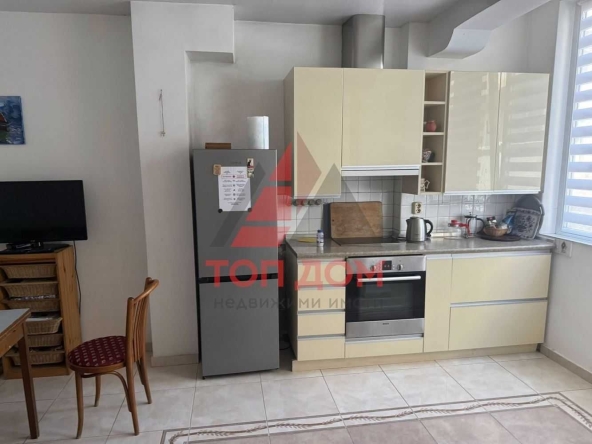 Дава се под наем Тристаен апартамент в Варна, Център - 80 кв.м за 663 € - Снимка #1