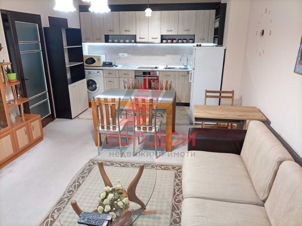 Дава се под наем Двустаен апартамент в Варна, Базар Левски - 50 кв.м за 550 € - Снимка #1