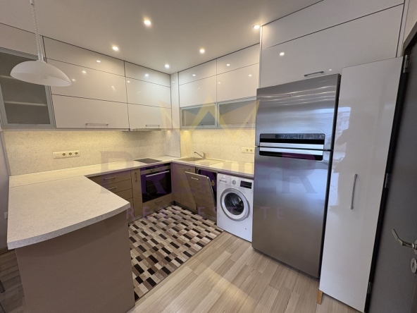 Дава се под наем Двустаен апартамент в Варна, Възраждане 1 - 110 кв.м за 750 € - Снимка #1