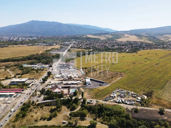 Парцел в София, Суходол - 13050 кв.м за 56 €/кв.м - Снимка #1