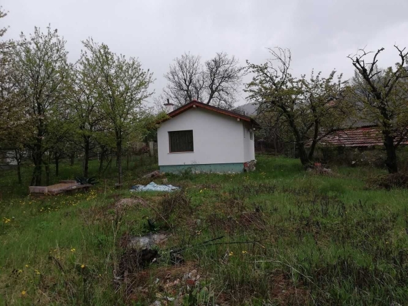 Дава се под наем Къща в с. Гълъбово, Област Пловдив - 30 кв.м за 280.5 € - Снимка #1