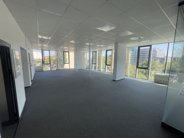 Дава се под наем Офис в София, Център - 209 кв.м за 2717 € - Снимка #1