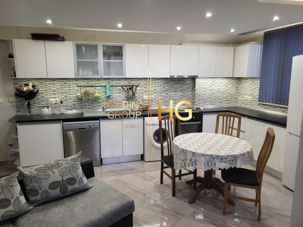 Тристаен апартамент в Варна, ВИНС - 89 кв.м за 2012 €/кв.м - Снимка #1