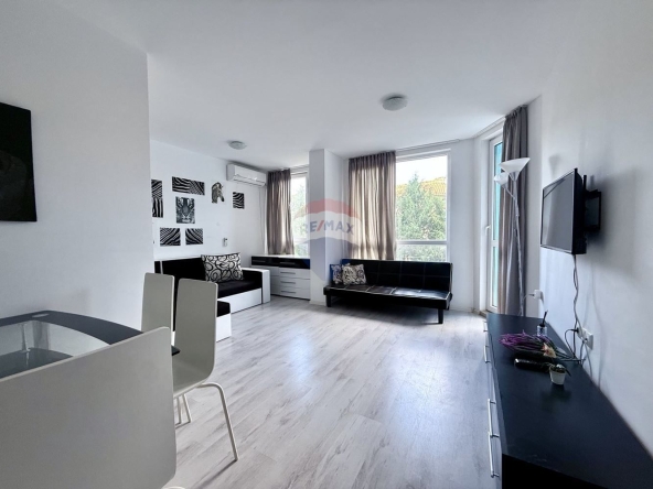 Дава се под наем Двустаен апартамент в Балчик - 54 кв.м за 400 € - Снимка #1