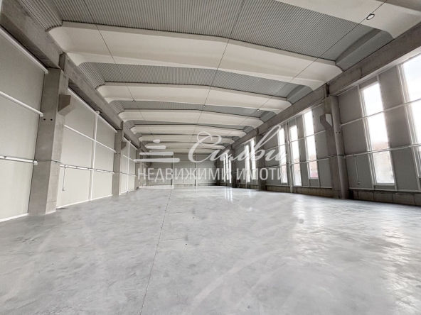 Дава се под наем Склад в Шумен, Добруджански - 2050 кв.м за 9409.5 € - Снимка #1