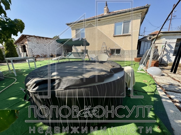 Къща в с. Царимир, Област Пловдив - 374 кв.м за 420 €/кв.м - Снимка #1