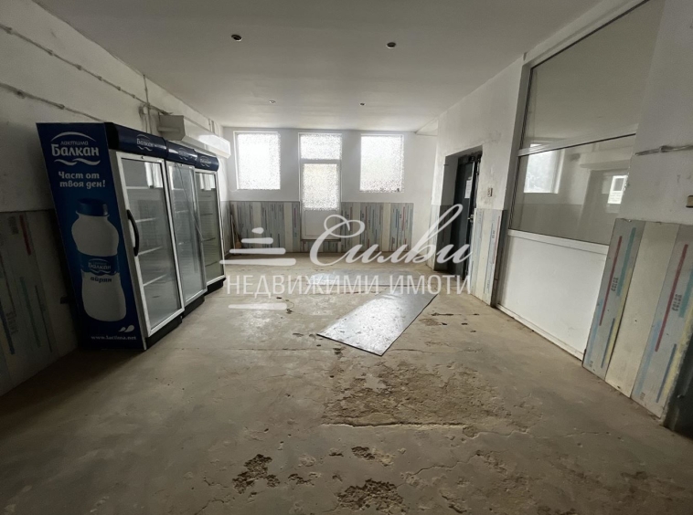 Дава се под наем Магазин в Шумен, Добруджански - 180 кв.м за 1020 € - Снимка #1