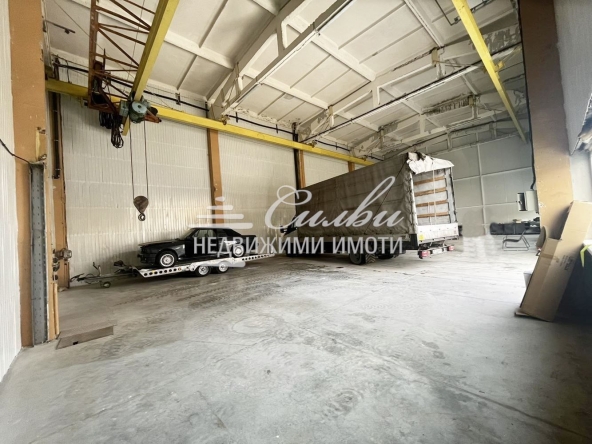 Дава се под наем Промишлена сграда в Шумен, Тракия - 300 кв.м за 1101.6 € - Снимка #1