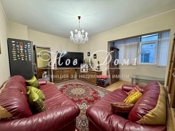 Четиристаен апартамент в Пловдив, Изгрев - 110 кв.м за 1091 €/кв.м - Снимка #1