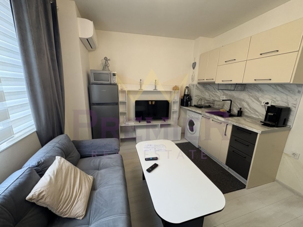 Дава се под наем Двустаен апартамент в Варна, Колхозен пазар - 65 кв.м за 408 € - Снимка #1