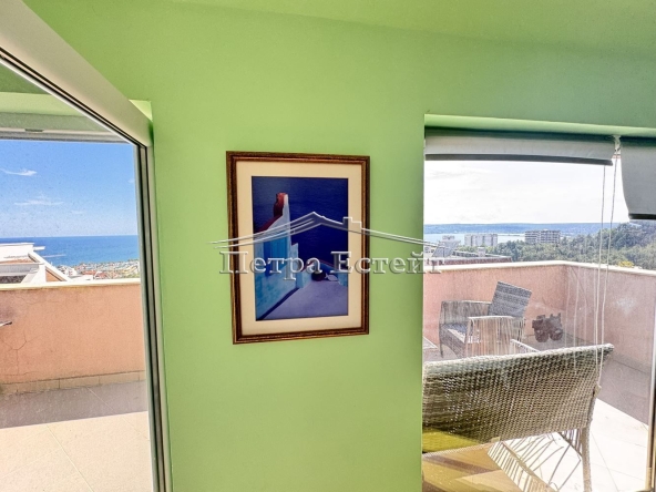 Четиристаен апартамент в Варна, Бриз - 155 кв.м за 2000 €/кв.м - Снимка #1