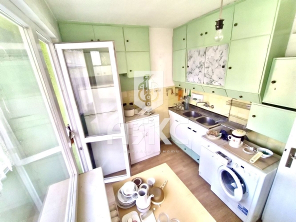 Тристаен апартамент в София, Гео Милев - 72 кв.м за 3612 €/кв.м - Снимка #1