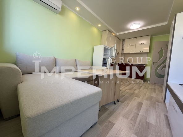 Дава се под наем Двустаен апартамент в Варна, м-т Пчелина - 50 кв.м за 459 € - Снимка #1