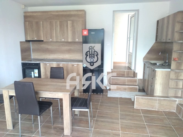 Дава се под наем Къща в София, Княжево - 90 кв.м за 637.5 € - Снимка #1