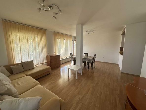 Дава се под наем Тристаен апартамент в Пловдив, Център - 125 кв.м за 612 € - Снимка #1