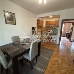 Дава се под наем Тристаен апартамент в Шумен, Център - 70 кв.м за 357 € - Снимка #1