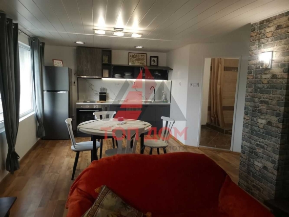 Дава се под наем Тристаен апартамент в Варна, Център - 75 кв.м за 612 € - Снимка #1