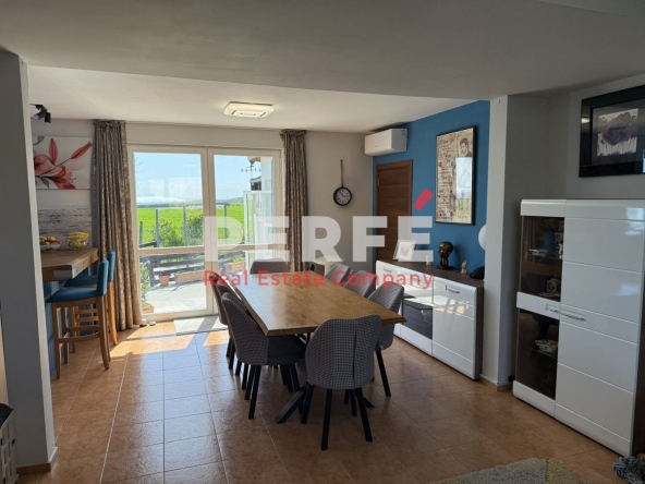 Къща в Каблешково - 140 кв.м за 1392 €/кв.м - Снимка #1