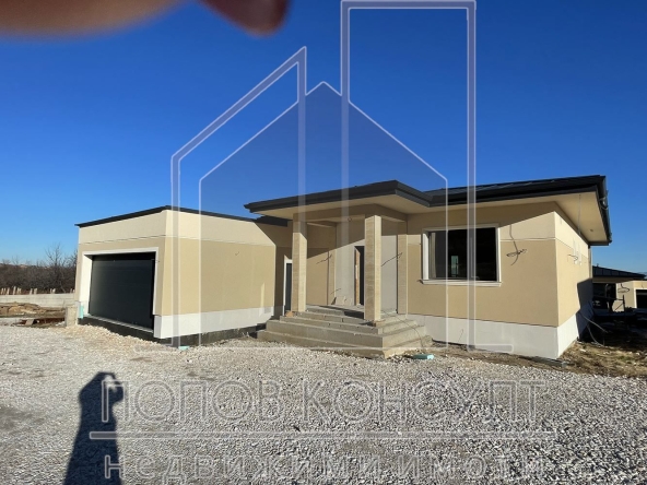 Къща в с. Брестник, Област Пловдив - 240 кв.м за 1225 €/кв.м - Снимка #1