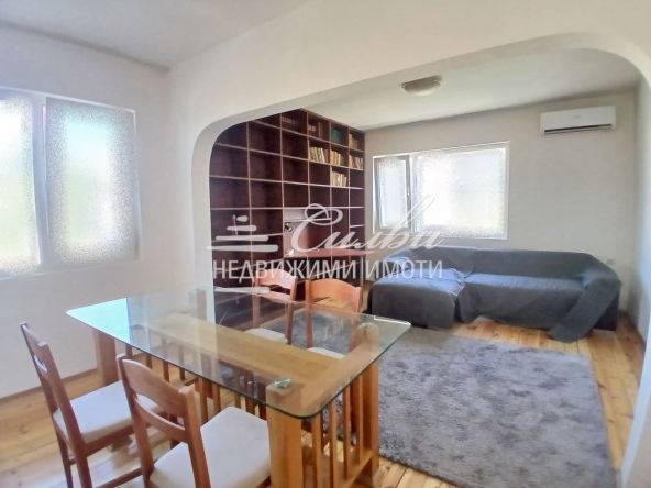 Етаж от къща в Шумен, Център - 102 кв.м за 1814 €/кв.м - Снимка #1