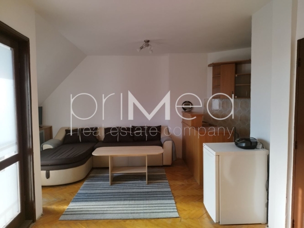 Дава се под наем Едностаен апартамент в Бургас, Център - 40 кв.м за 255 € - Снимка #1