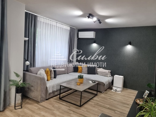 Тристаен апартамент в Шумен, Център - 90 кв.м за 1983 €/кв.м - Снимка #1