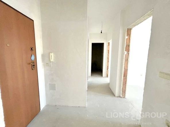 Тристаен апартамент в Варна, Левски - 83 кв.м за 2639 €/кв.м - Снимка #1