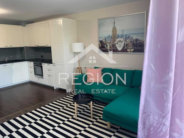 Дава се под наем Двустаен апартамент в Варна, м-т Траката - 65 кв.м за 500 € - Снимка #1