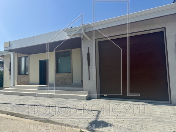 Къща в с. Радиново, Област Пловдив - 222 кв.м за 2928 €/кв.м - Снимка #1