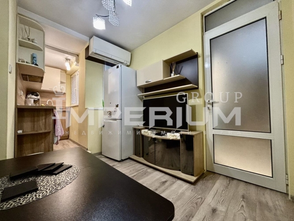 Дава се под наем Тристаен апартамент в Варна, Гръцка махала - 55 кв.м за 382.5 € - Снимка #1