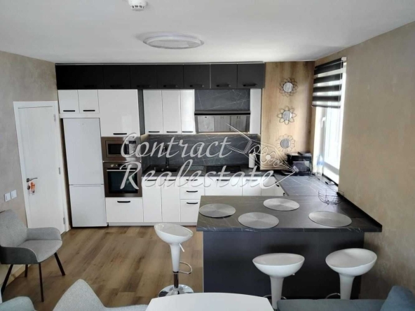 Дава се под наем Тристаен апартамент в Варна, Трошево - 100 кв.м за 816 € - Снимка #1