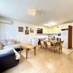 Дава се под наем Двустаен апартамент в Варна, Център - 73 кв.м за 561 € - Снимка #1