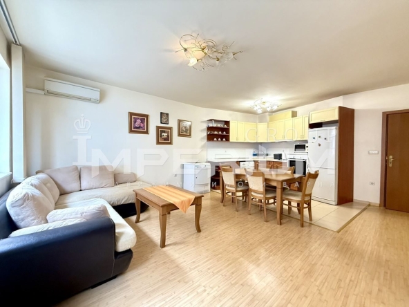 Дава се под наем Двустаен апартамент в Варна, Център - 73 кв.м за 561 € - Снимка #1