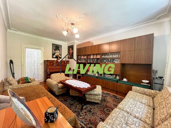 Тристаен апартамент в Пловдив, Кючук Париж - 92 кв.м за 1794 €/кв.м - Снимка #1