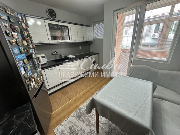 Четиристаен апартамент в Търговище, Център - 94 кв.м за 1275 €/кв.м - Снимка #1