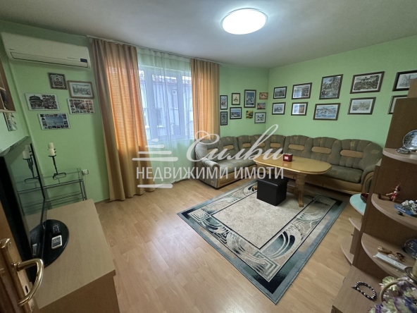 Четиристаен апартамент в Търговище, Център - 94 кв.м за 1275 €/кв.м - Снимка #1