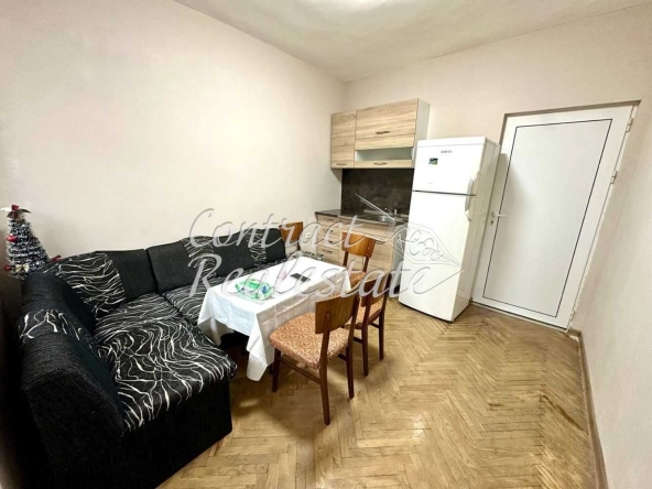 Дава се под наем Двустаен апартамент в Варна, Център - 45 кв.м за 331.5 € - Снимка #1