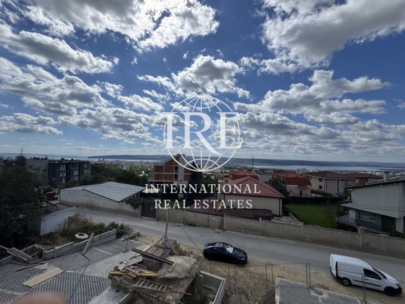 Тристаен апартамент в Варна, м-т Пчелина - 111 кв.м за 1487 €/кв.м - Снимка #1