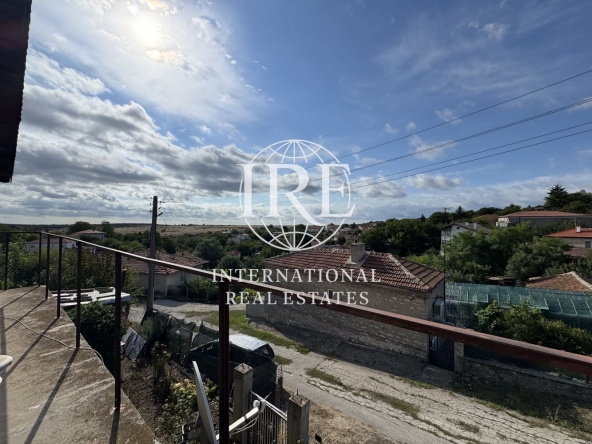 Къща в с. Кичево, Област Варна - 142 кв.м за 1550 €/кв.м - Снимка #1